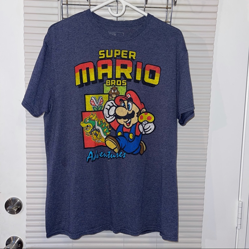 Super Mario Brothers T-Shirt Size L